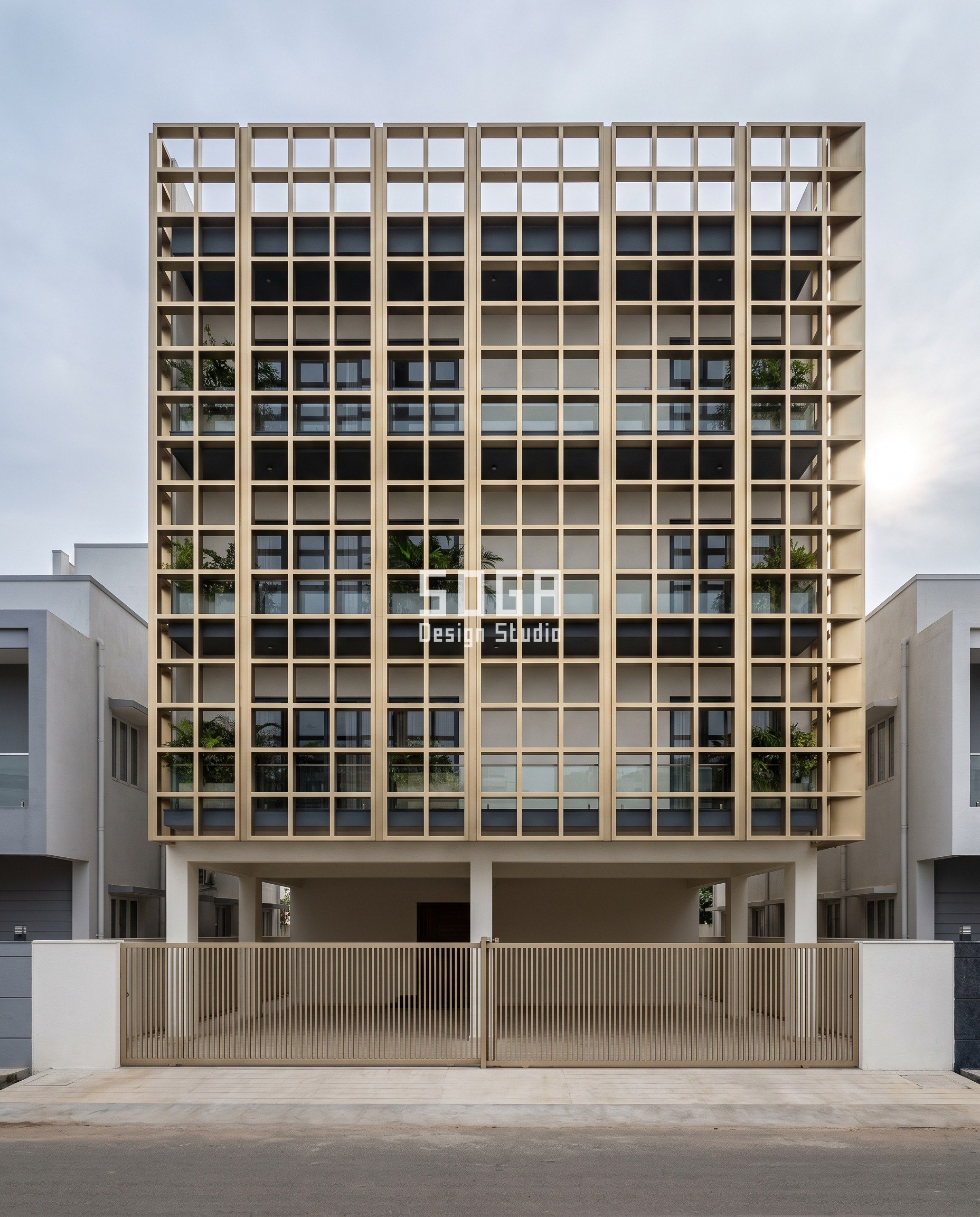 Vertical Fins vs Horizontal Louvers: One Blade, Two Axes 5 Square-cell lattice shading both axes at once, including the north wall: SOGA Parametric Reef Cell duplex stainless screen, crossing depth 90 to 380 mm, Thoothukudi